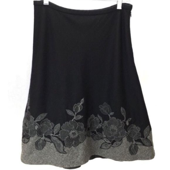 Ann Taylor Dresses & Skirts - 3/$20 Ann Taylor Embroidered Wool Skirt Size 2